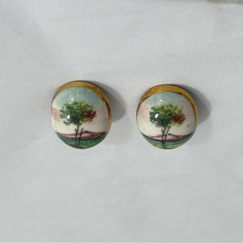 Vintage Satsuma Clip-On Earrings, Handpainted Mountain Scape Porcelaine Earrings - Picture 5 of 9